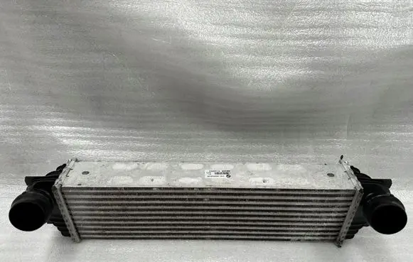 BMW 5 F10 F11 Intercooler radiator 7805629