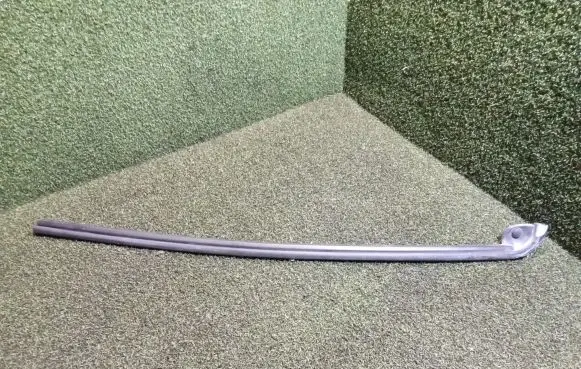 Opel Vivaro Rubber seal front coupe door window M965 M965G2