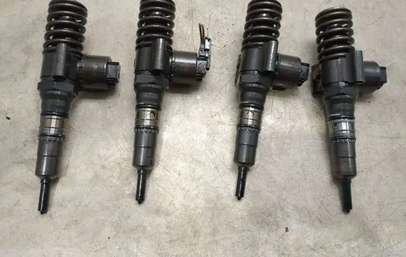 Skoda Superb B6 (3T) Fuel injectors set 0414720404