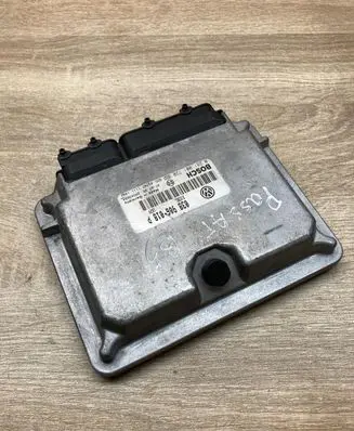 Volkswagen PASSAT B5 Engine control unit/module ECU 038906018P 0281001720