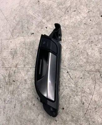 Audi Q7 4L Front door interior handle 4L0837019 SR0484704