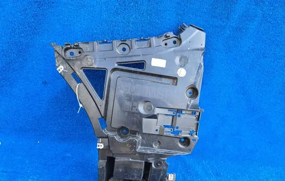 BMW X3 G01 Rear bumper mounting bracket 8081885