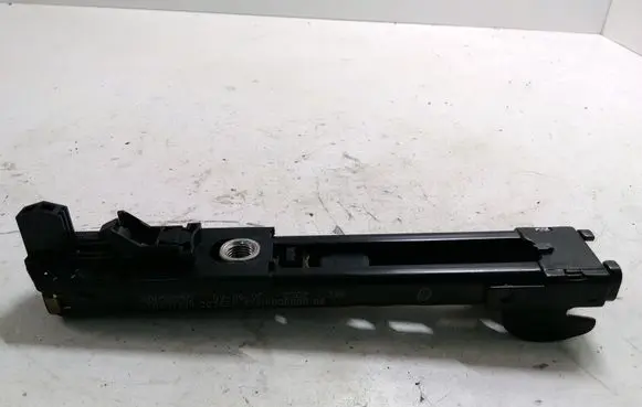 Volkswagen Golf Plus Seat belt height adjuster 1T0857819