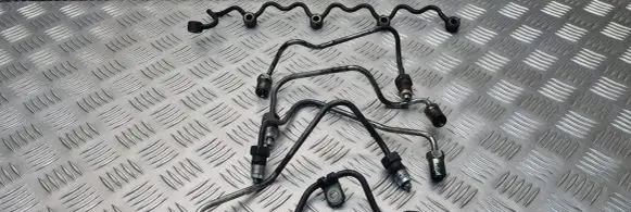 Toyota Corolla E120 E130 Fuel injector supply line/pipe 