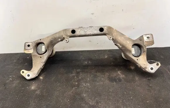 Audi Q7 4L Front subframe 7L6199207B 7L8199131A