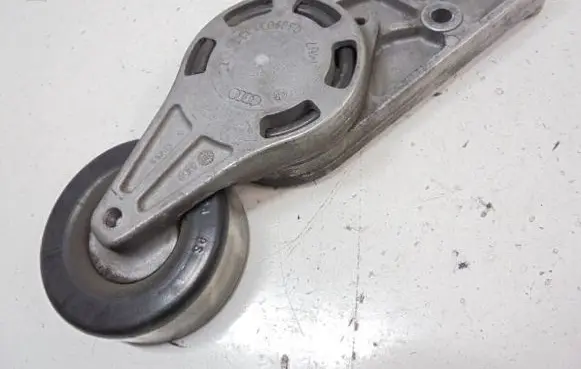 Audi A4 S4 B6 8E 8H Timing belt/chain tensioner 06B903133E