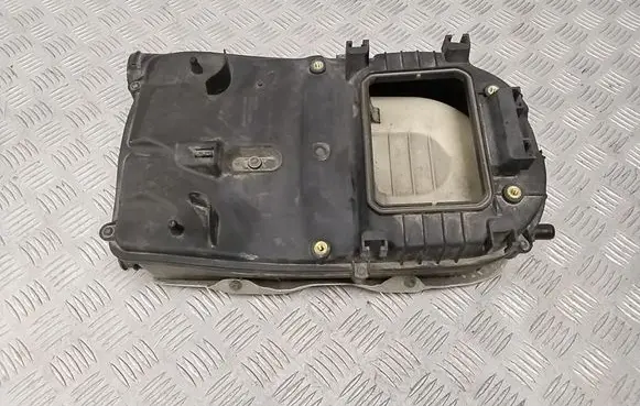 Mercedes-Benz E W212 Air filter box A6510901701