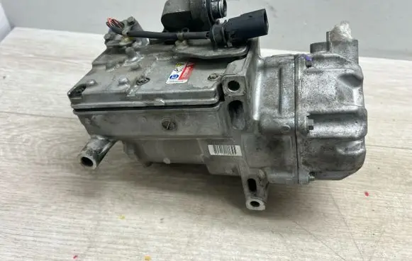 Porsche Cayenne (92A) Air conditioning (A/C) compressor (pump) 7P0820803H 958126011BX 95812601102