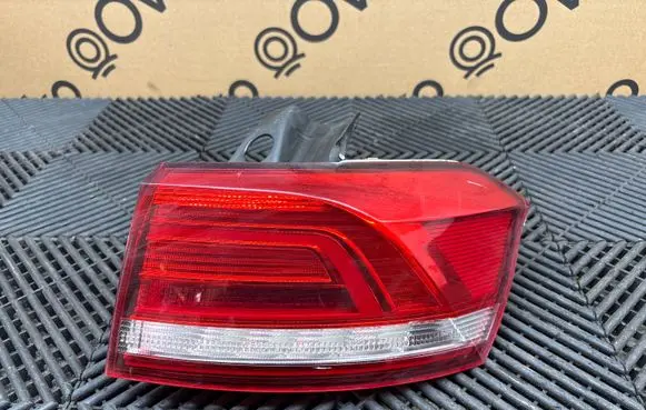 Volkswagen PASSAT B8 Rear/tail lights