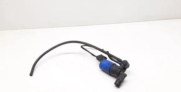Volvo V60 Windscreen/windshield washer pump AV6113KO82AA