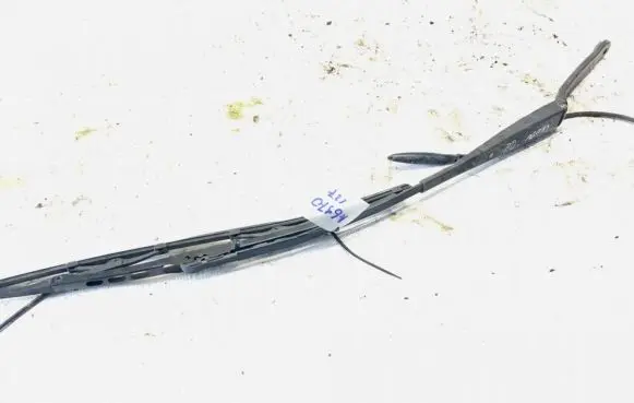 Renault Espace II Front wiper blade arm
