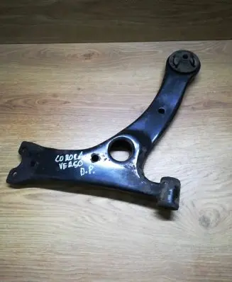 Toyota Corolla Verso AR10 Front lower control arm/wishbone 6526B