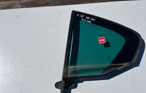 Volkswagen PASSAT B8 Rear vent window glass 3G5845213