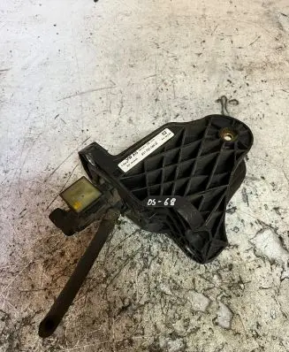Volkswagen PASSAT B6 Clutch pedal 1K0721796E 3C0927810 016689742