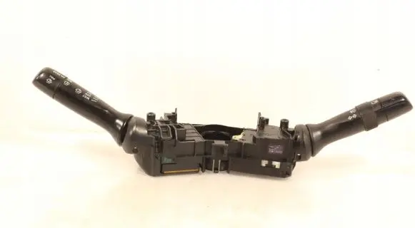 Toyota Yaris Light switch 17F001