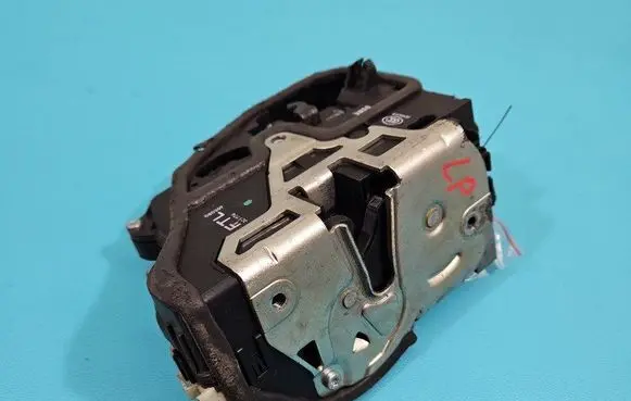BMW 3 E90 E91 Front door lock 7059967 IMPRK1487153