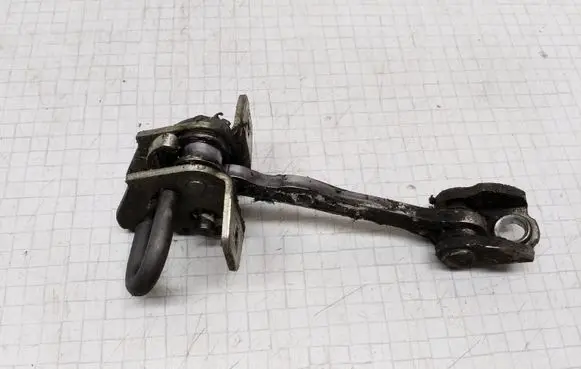 Opel Corsa C Rear door check strap stopper