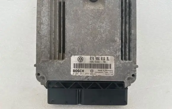 Volkswagen Touareg I Engine control unit/module 070906016BL 1039S06941 0281011859