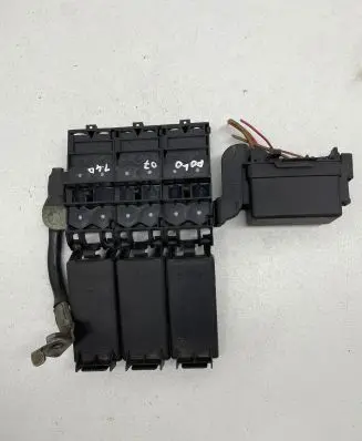 Volkswagen Polo Fuse module 5Z0937548C