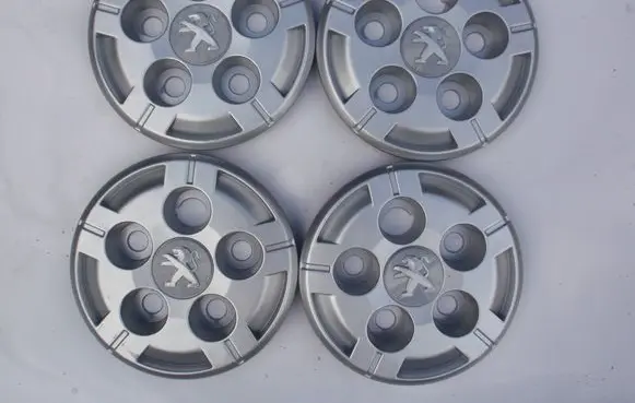 Peugeot Boxer R15 wheel hub/cap/trim 