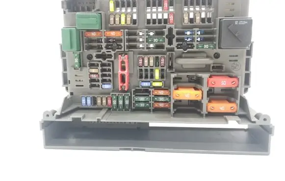 BMW 1 E81 E87 Fuse module