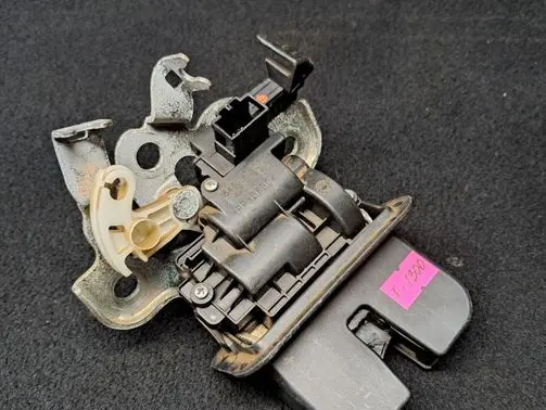 Audi A8 S8 D4 4H Tailgate/trunk/boot lock/catch/latch 4H0827505