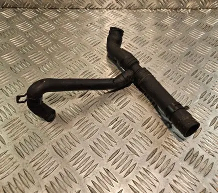 Audi A4 S4 B5 8D Engine coolant pipe/hose