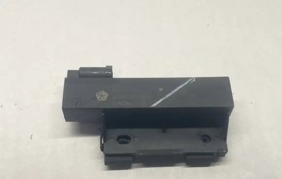 Dodge Challenger Keyless system antenna 68067753AA P68067753AA