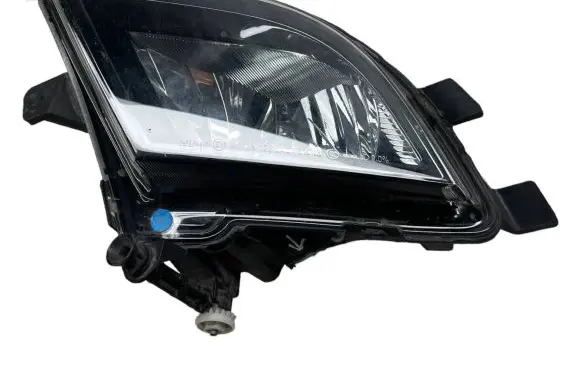Volkswagen Jetta VI Front fog light 5C7941699P