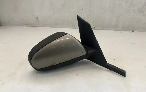 Mitsubishi Colt Front door electric wing mirror 7632A164