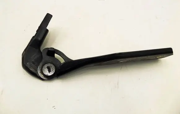 Audi A3 S3 8P Engine bonnet/hood hinges 8P0823302