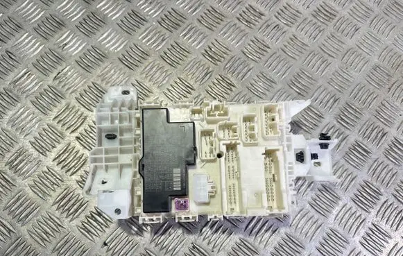 Suzuki SX4 S-Cross Fuse module AA1A4881