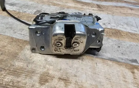 Chrysler Grand Voyager V Tailgate/trunk/boot lock/catch/latch D7661372B