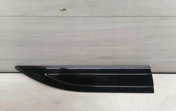 Land Rover Evoque II Front door trim (molding) k8d229426ab