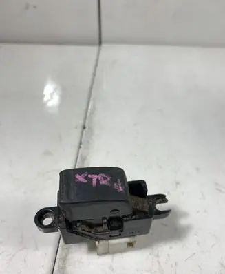 Nissan X-Trail T30 Electric window control switch 46152