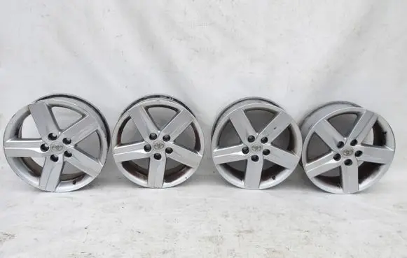 Toyota Auris 150 R17 alloy rim 