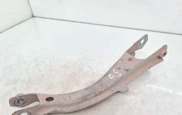 Volvo XC70 Rear control arm