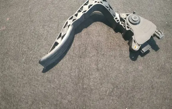 Renault Scenic III - Grand scenic III Accelerator throttle pedal 180100011R