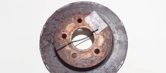 Ford Focus Rear brake disc neventiliuojamas