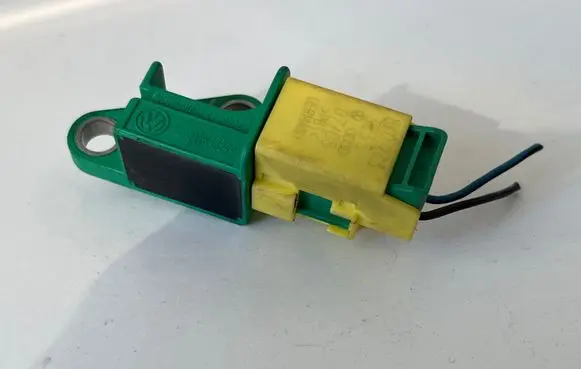 Audi Q5 SQ5 Airbag deployment crash/impact sensor 8k0973323s