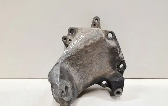 Lexus IS 220D-250-350 Engine mounting bracket