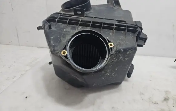 Mitsubishi Grandis Air filter box 1500A001