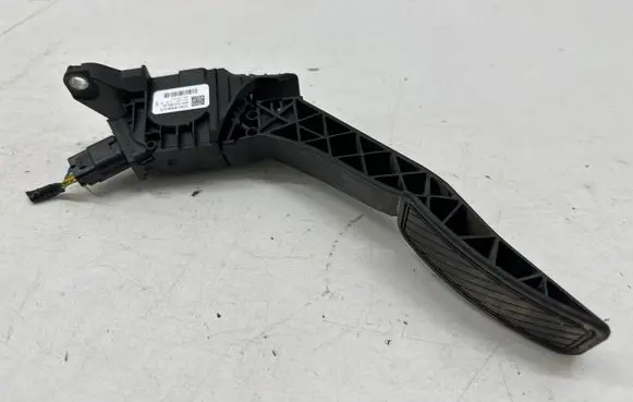 Ford Puma Accelerator throttle pedal H1BC9F836A1E