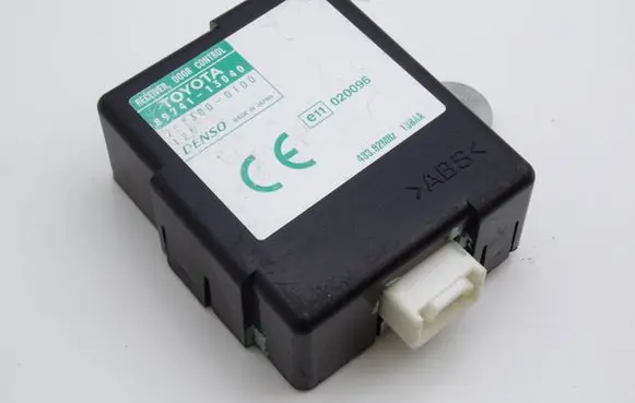Toyota Corolla Verso AR10 Door central lock control unit/module 89741-13040 8974113040 251300-0100