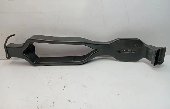 Porsche Macan (95B) Air intake duct part 95B857039C