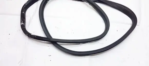 Volvo XC60 Rubber seal front coupe door 
