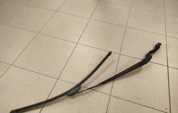 Land Rover Range Rover Sport L494 Front wiper blade arm 