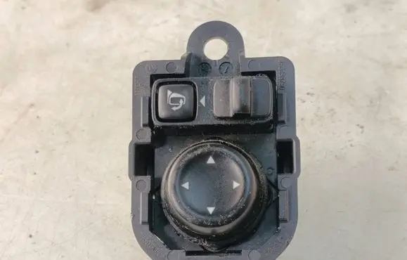 Renault Kadjar Wing mirror switch 255700688R