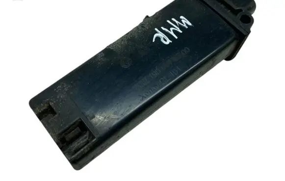 BMW 3 E90 E91 Tire pressure control unit 6771043