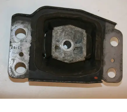 Volvo S80 Engine mount bracket 6G917M121AC 6G917M121BC 30680700